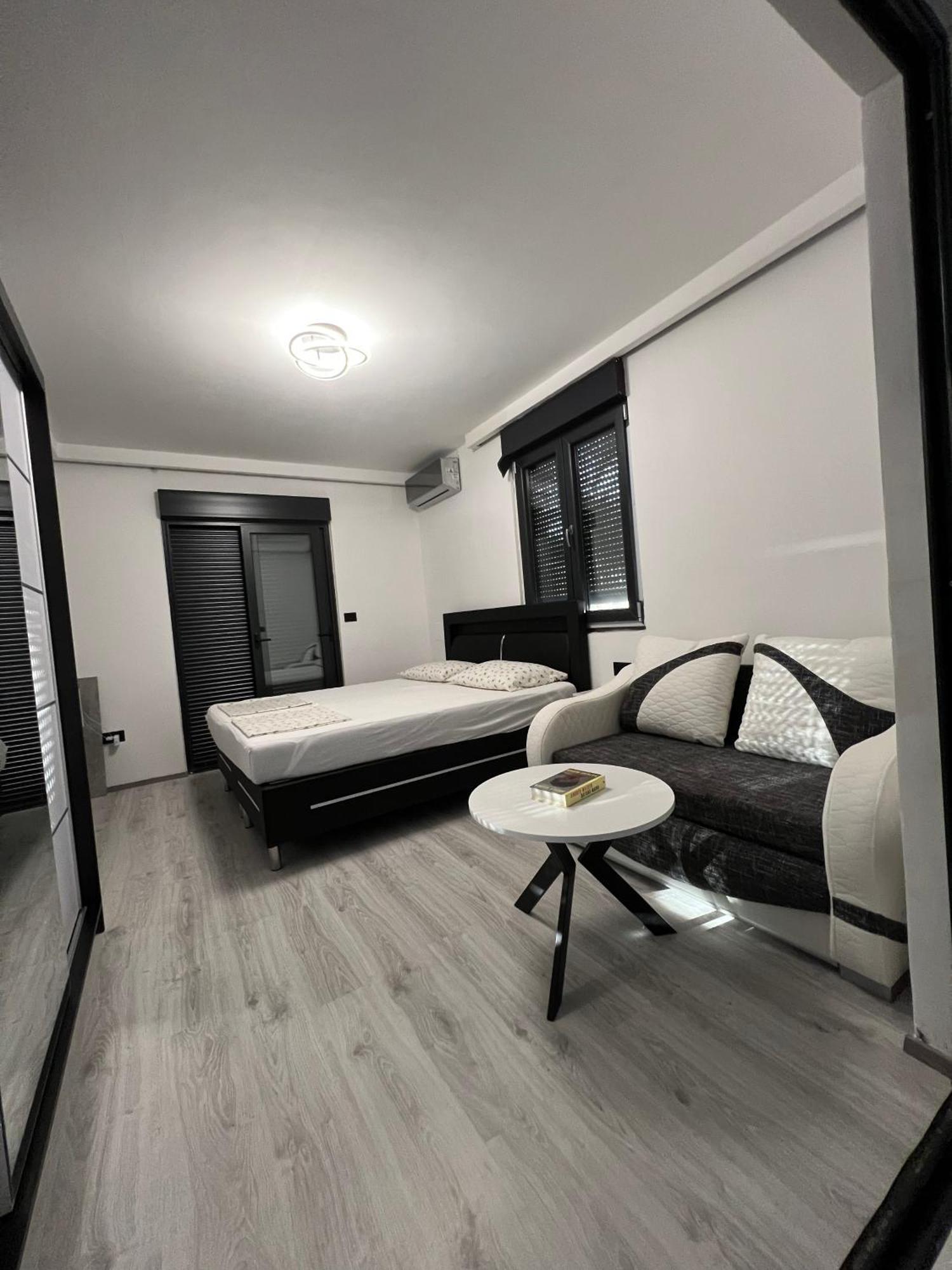 Ivana Black & White Apartments - Marusici Marusici  Екстериор снимка